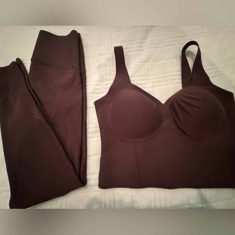 FANKA 2-piece Compression Body Sculpt workout set. Chocolate color